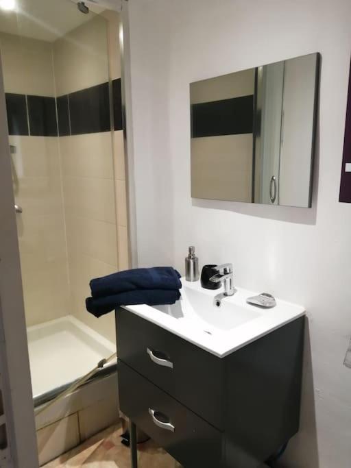 شقة Petit Studio Au Coeur D'Uzès المظهر الخارجي الصورة